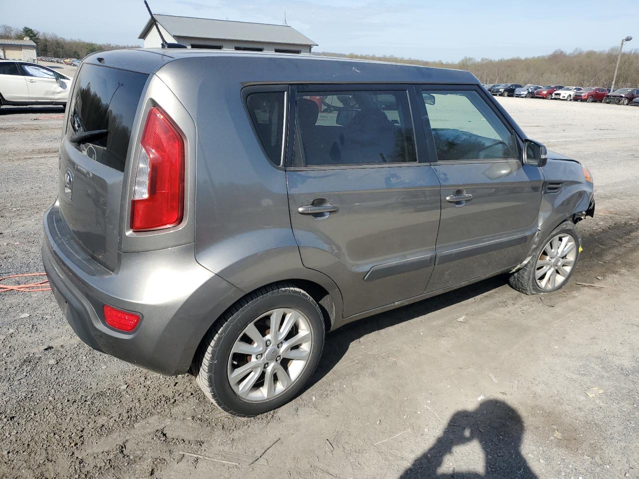 2013 KIA SOUL + - Image 3