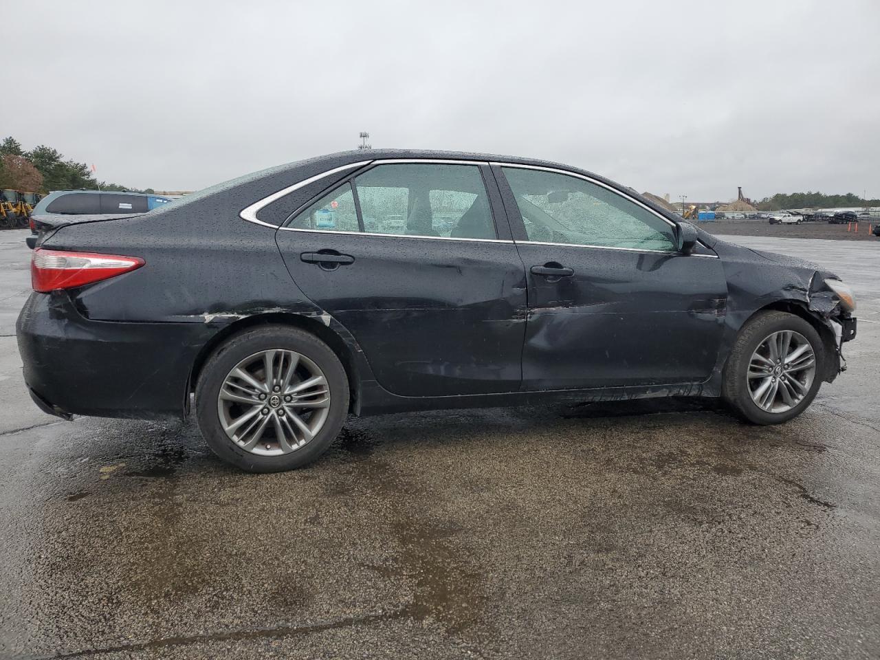 2017 TOYOTA CAMRY LE - Image 3