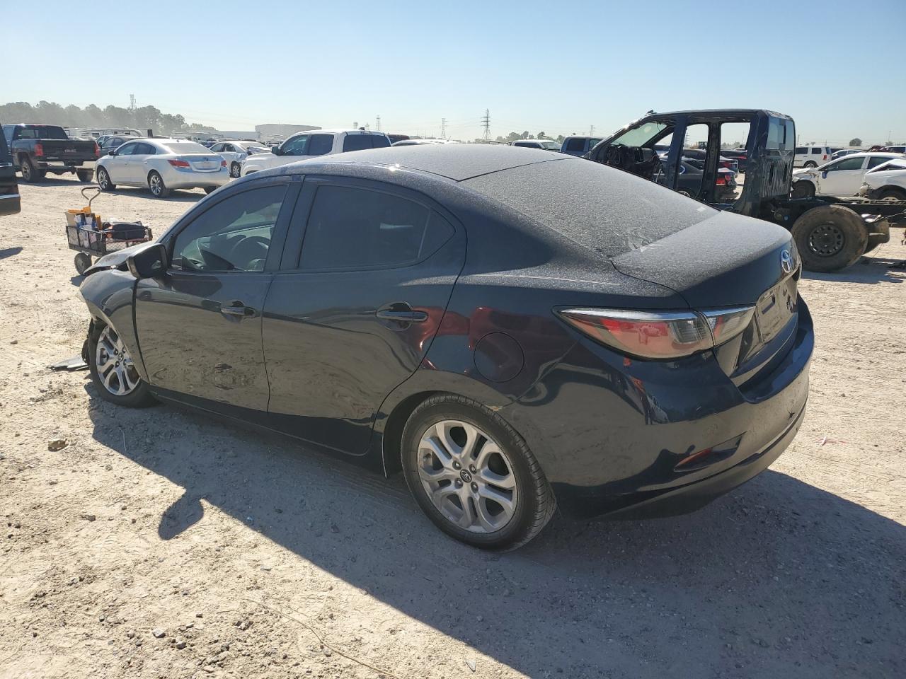 2017 TOYOTA YARIS IA - Фото 2