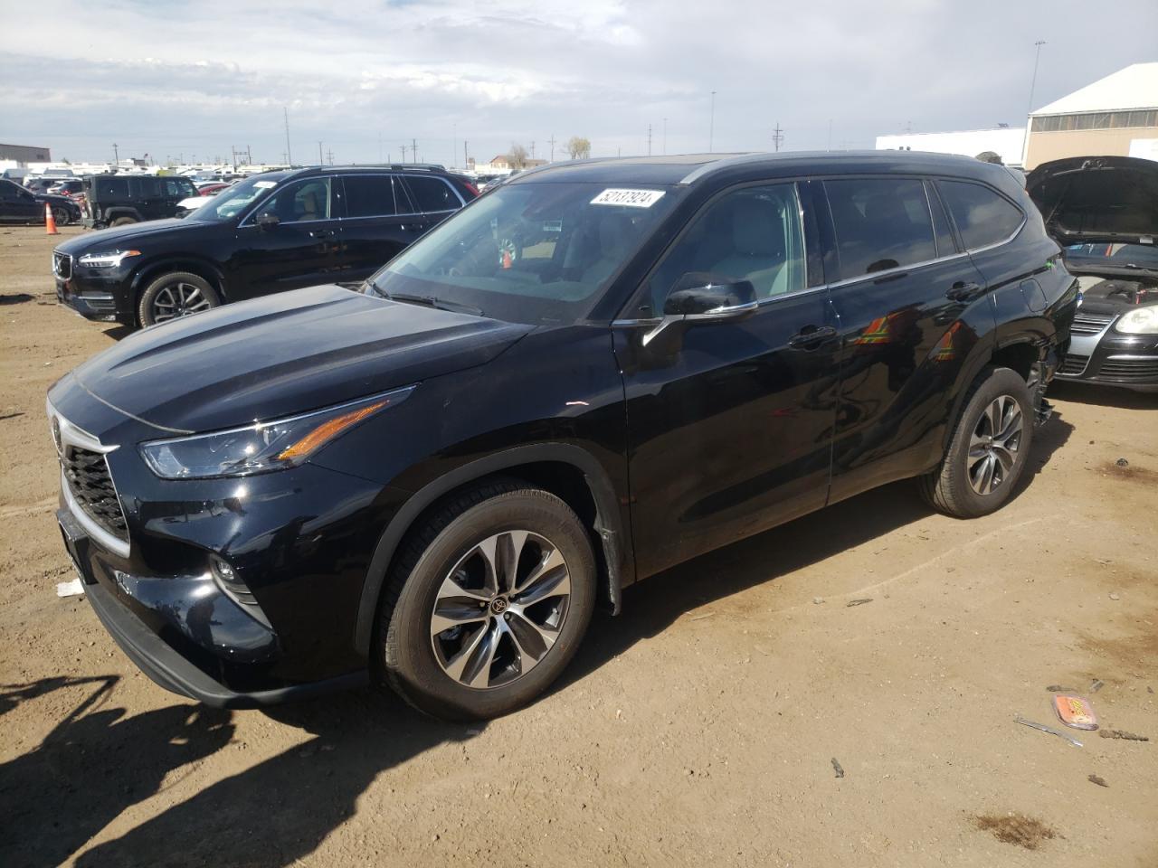 2022 TOYOTA HIGHLANDER car image