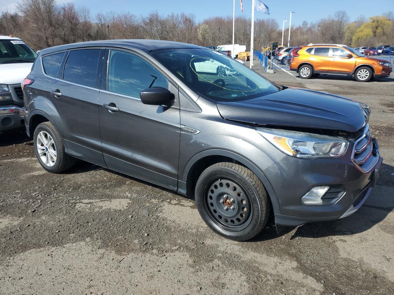 2017 FORD ESCAPE SE - Image 4