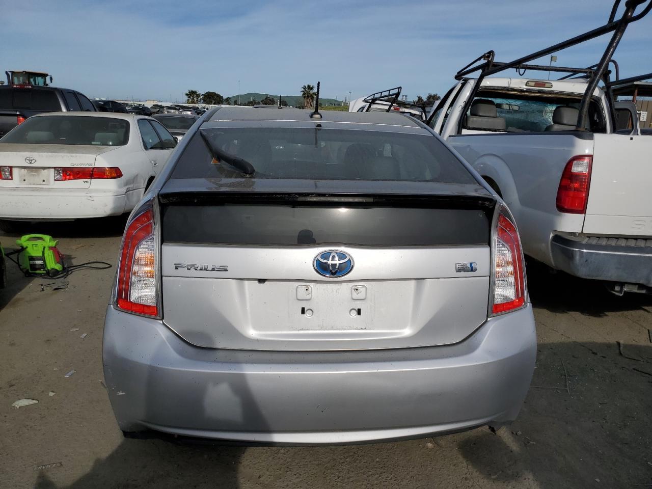 2015 TOYOTA PRIUS - Фото 6
