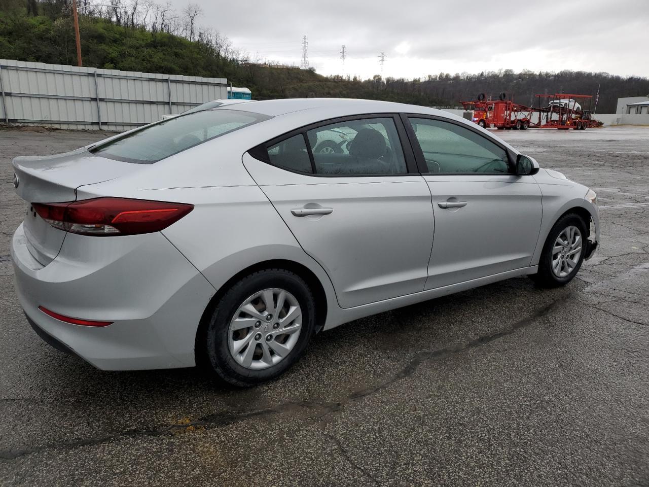 2018 HYUNDAI ELANTRA SE - Фото 3