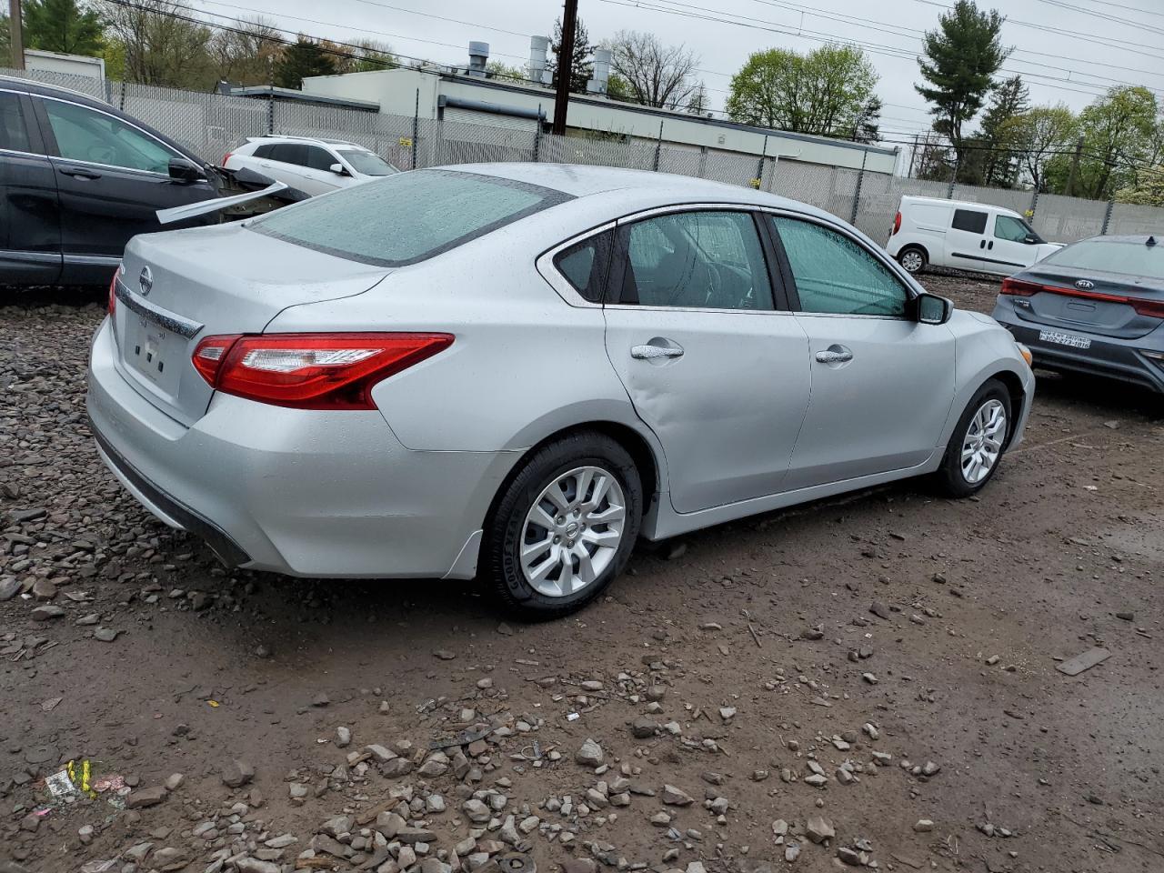 2017 NISSAN ALTIMA 2.5 - Фото 3