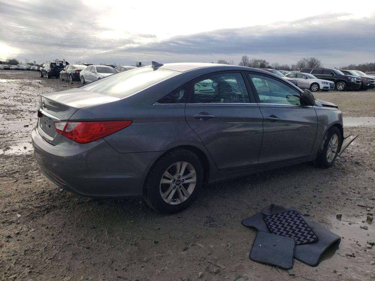 2013 HYUNDAI SONATA GLS - Image 3