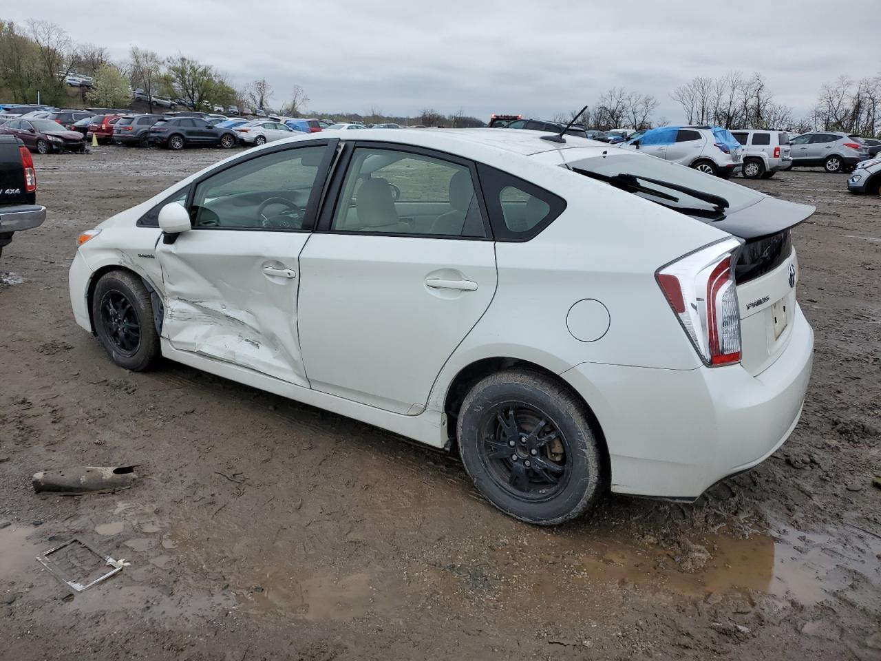 2015 TOYOTA PRIUS - Image 2