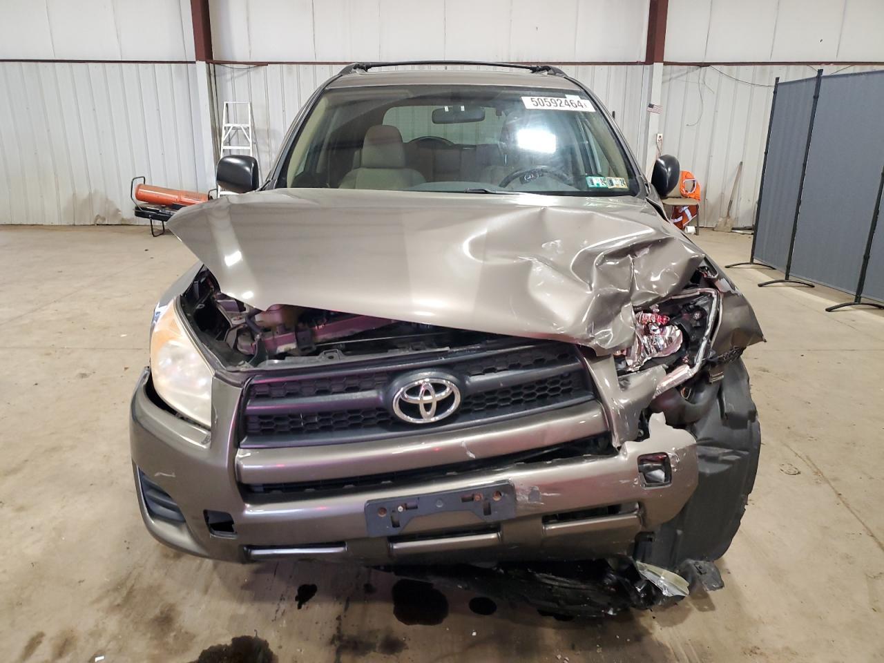 2011 TOYOTA RAV4 - Image 5
