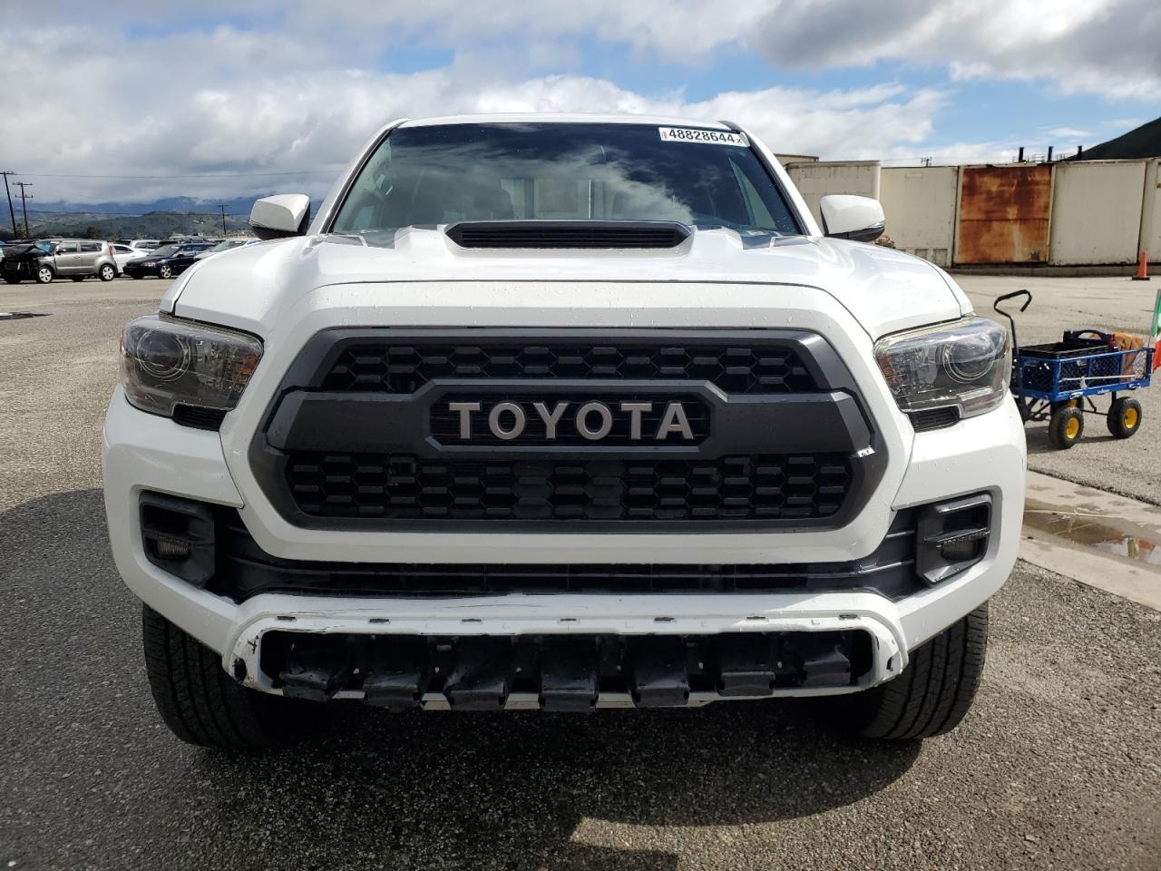 2017 TOYOTA TACOMA DOU - Фото 5