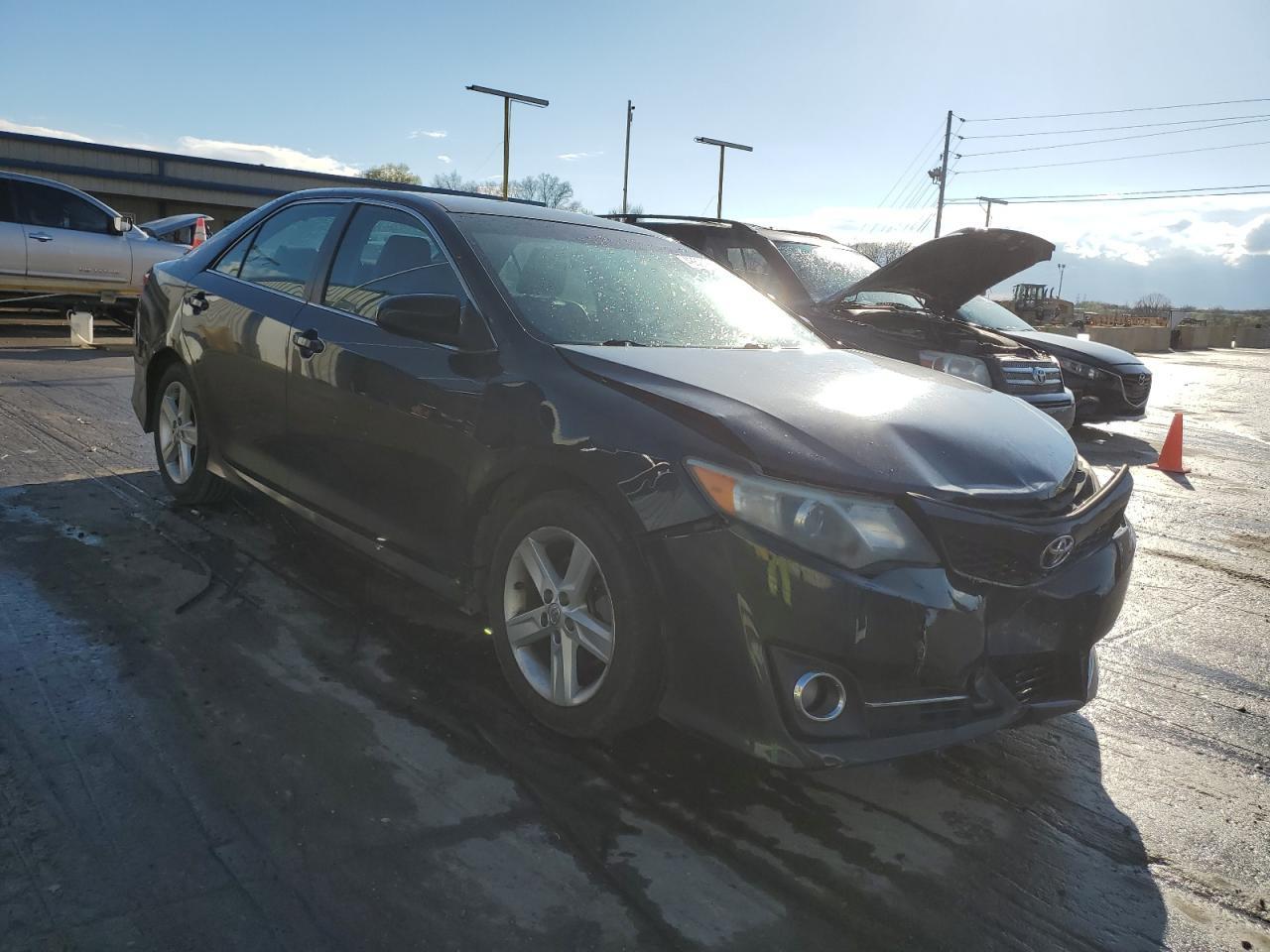 2014 TOYOTA CAMRY L - Image 4
