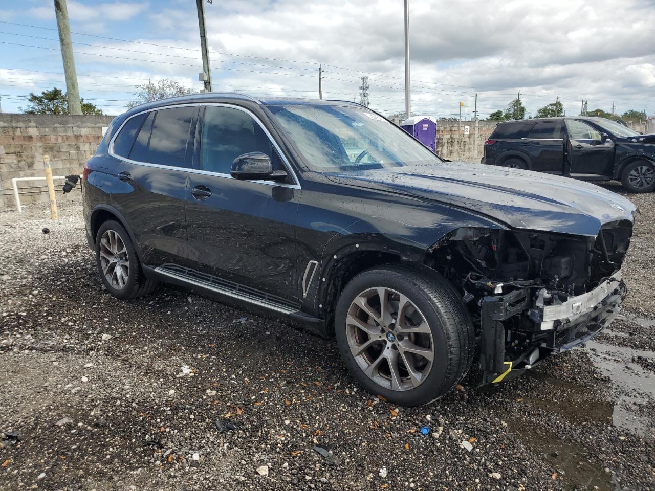 2023 BMW X5 XDRIVE4 - Image 4