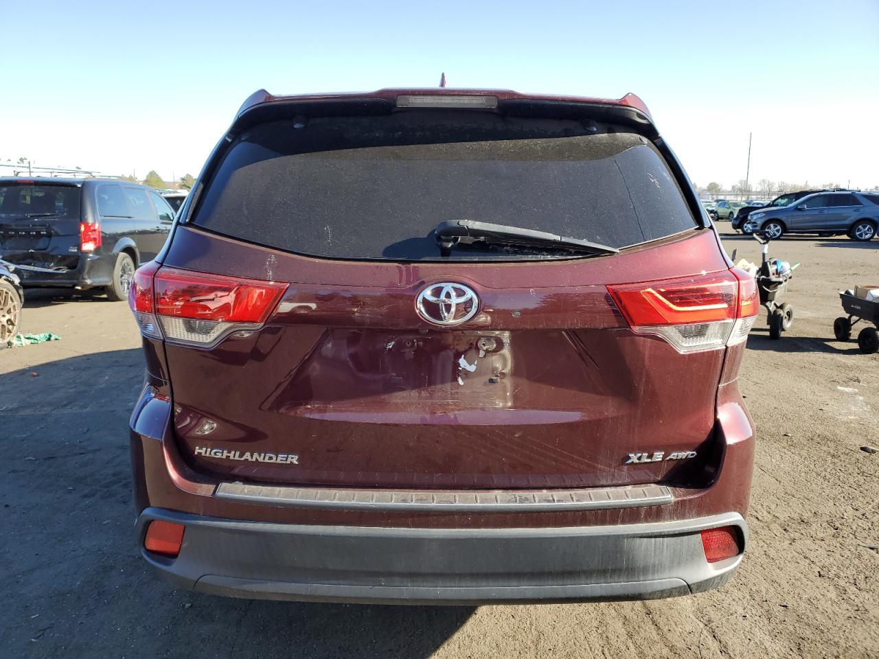 2019 TOYOTA HIGHLANDER - Image 6