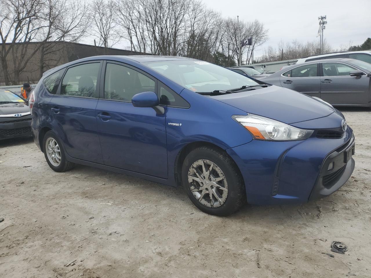 2016 TOYOTA PRIUS V - Фото 4