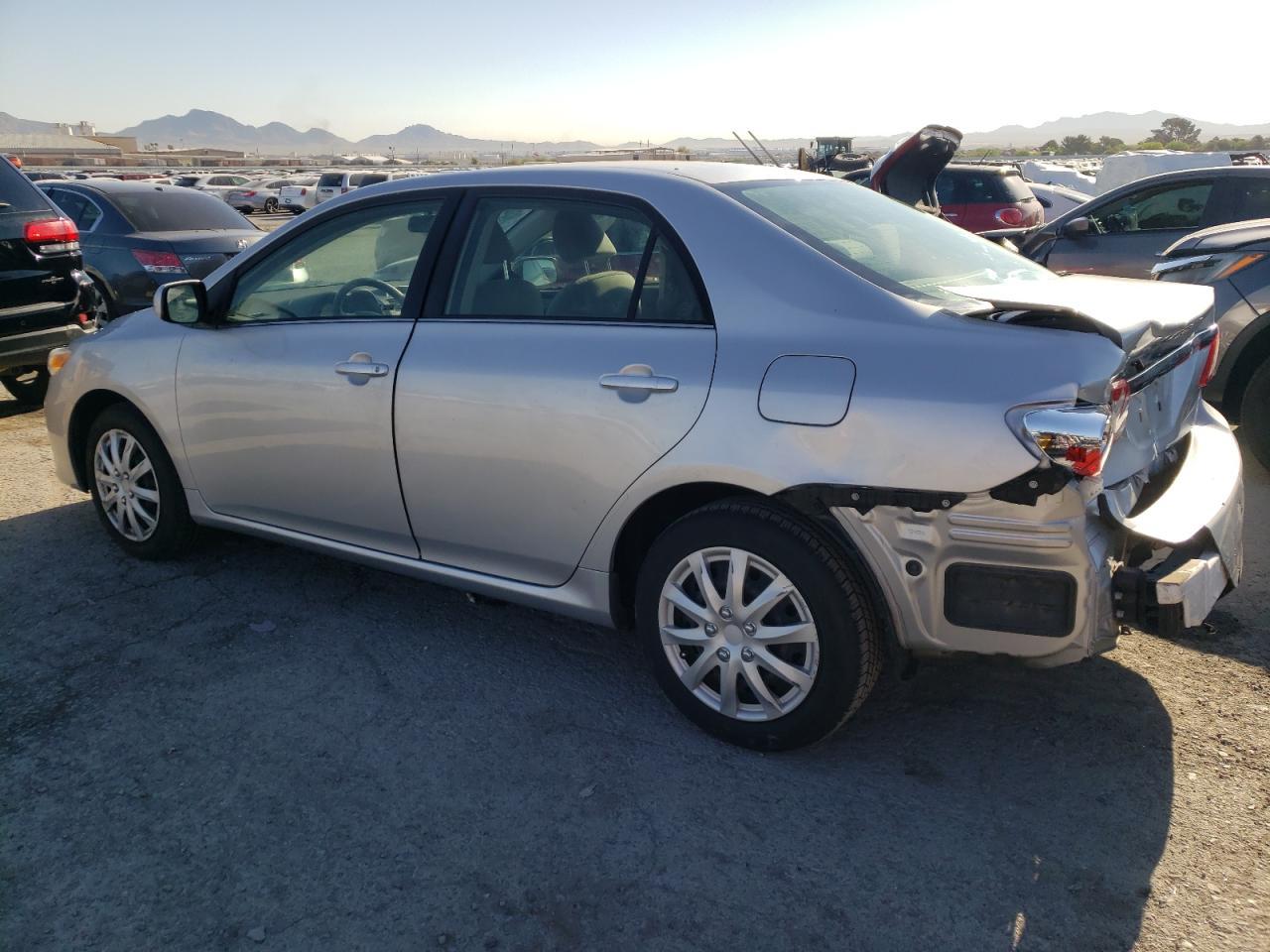 2013 TOYOTA COROLLA BA - Фото 2