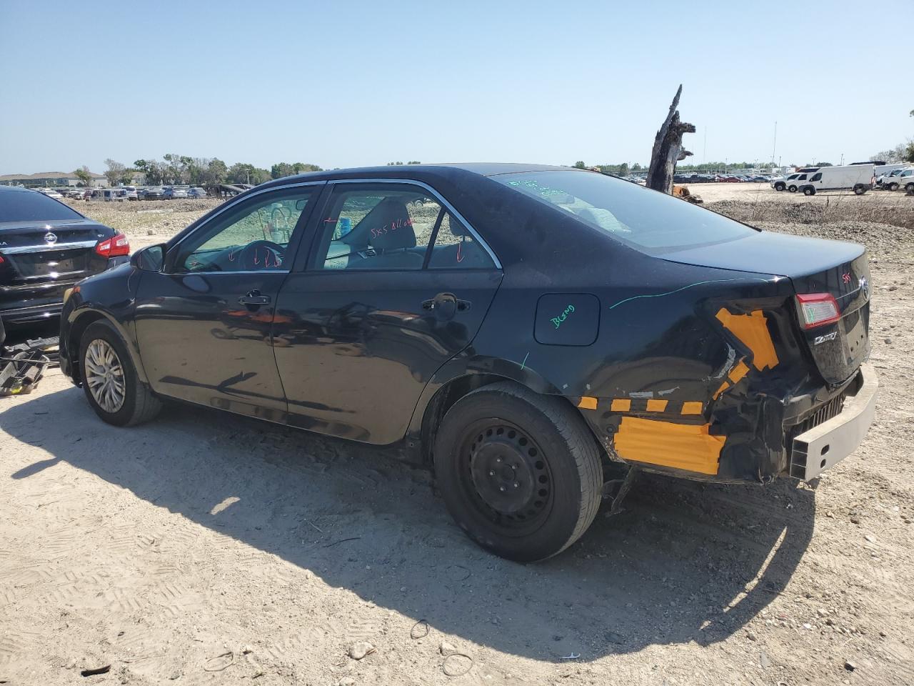 2013 TOYOTA CAMRY L - Фото 2