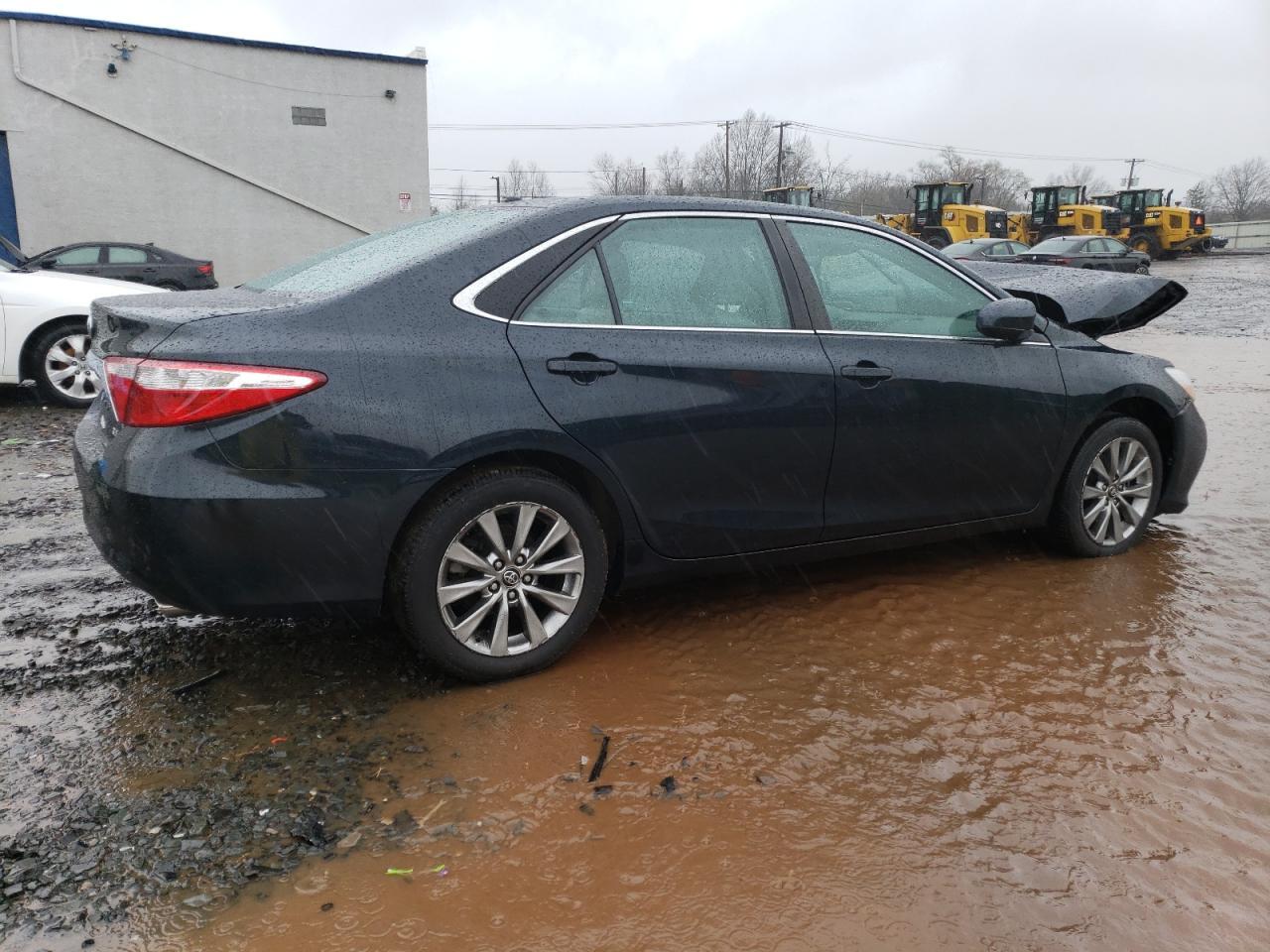 2017 TOYOTA CAMRY LE - Фото 3