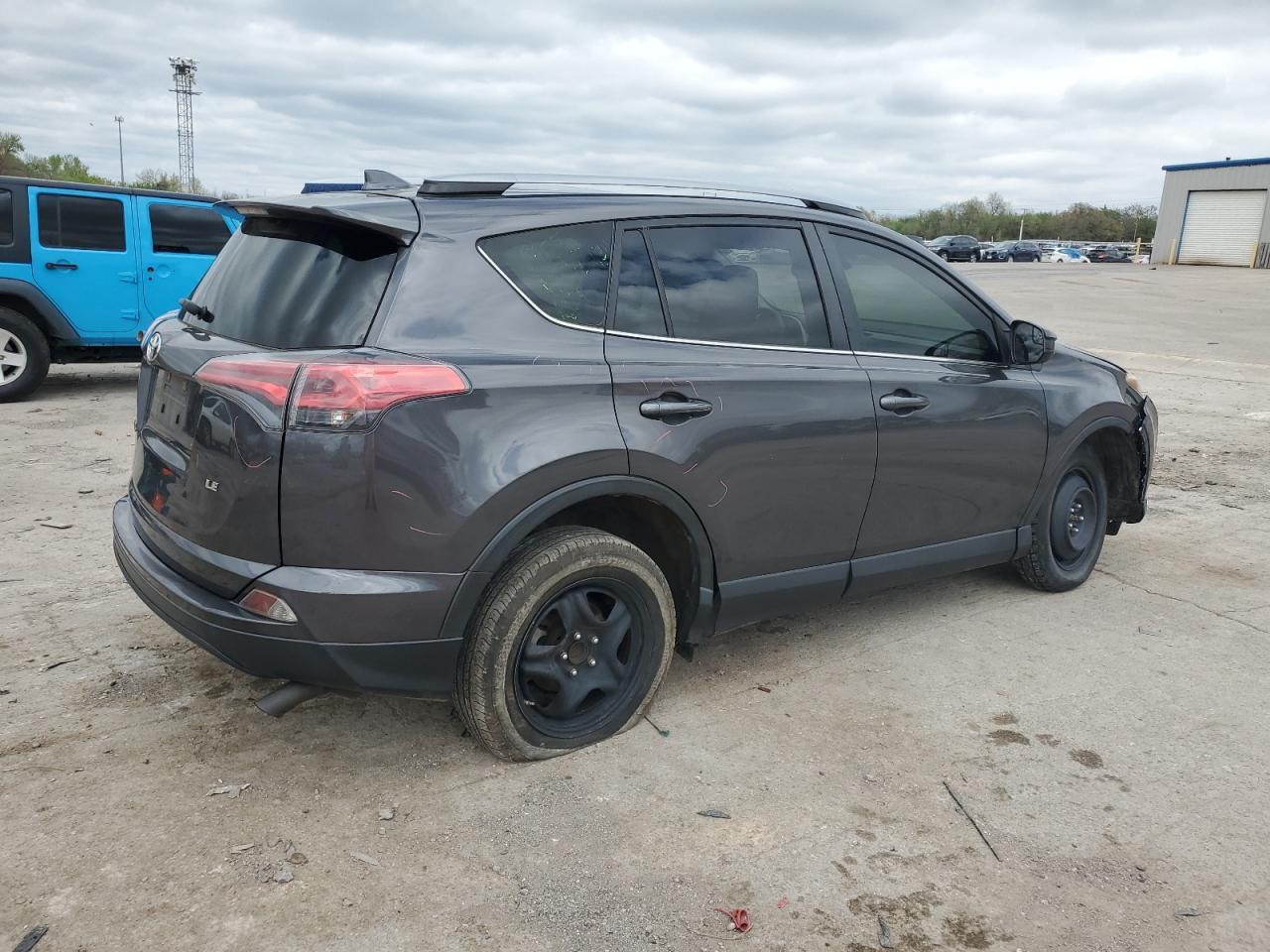 2017 TOYOTA RAV4 LE - Фото 3