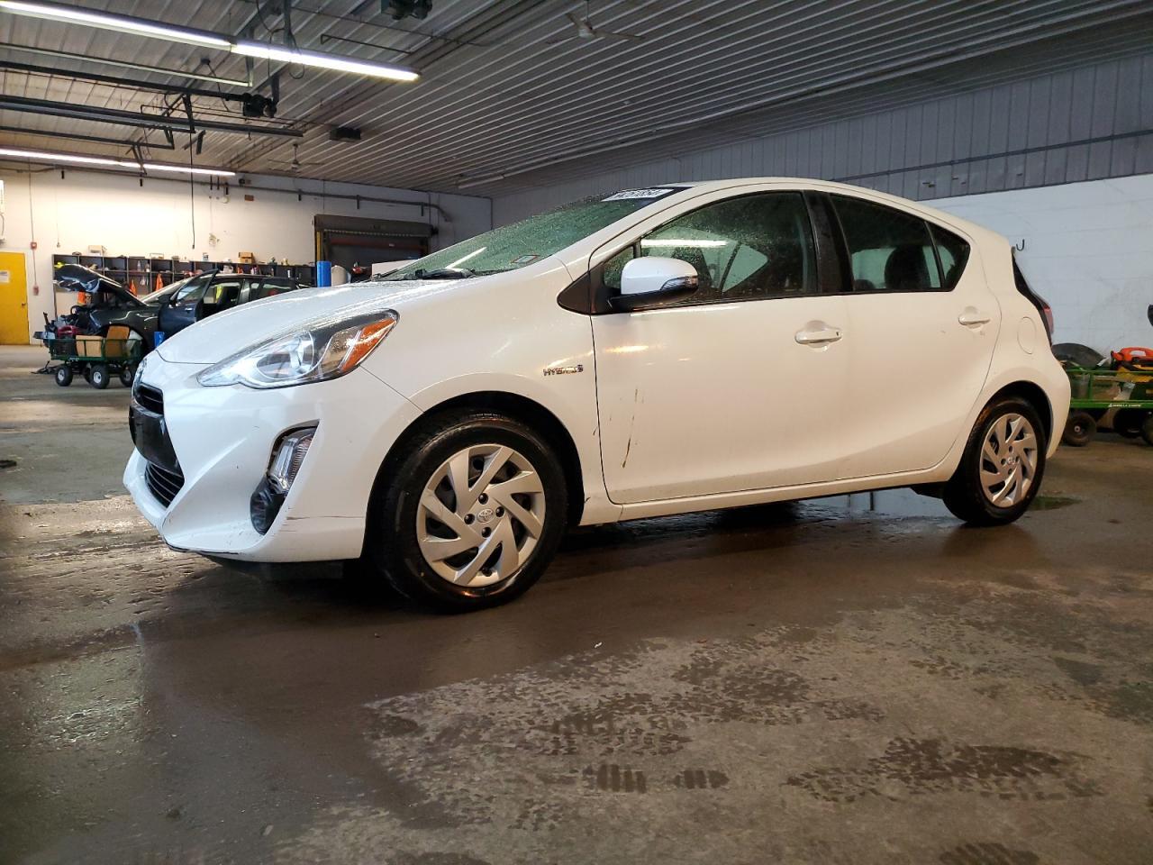 2015 TOYOTA PRIUS C car image