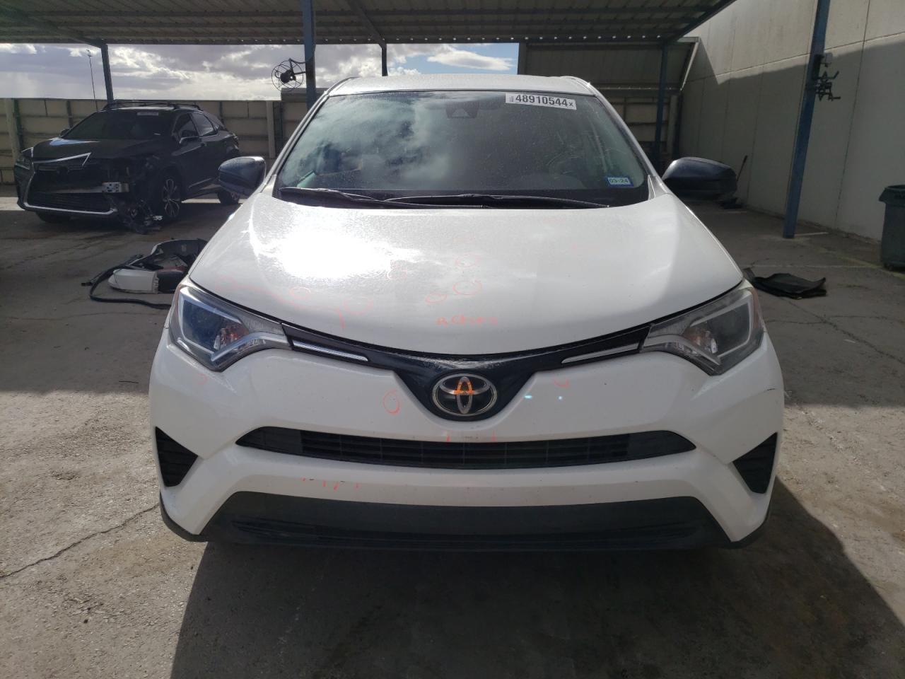 2018 TOYOTA RAV4 LE - Фото 5