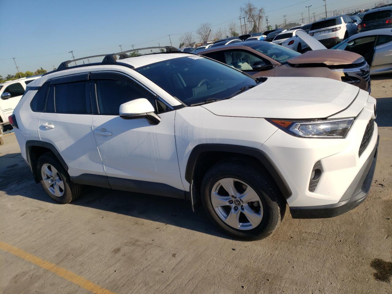 2020 TOYOTA RAV4 XLE - Image 4