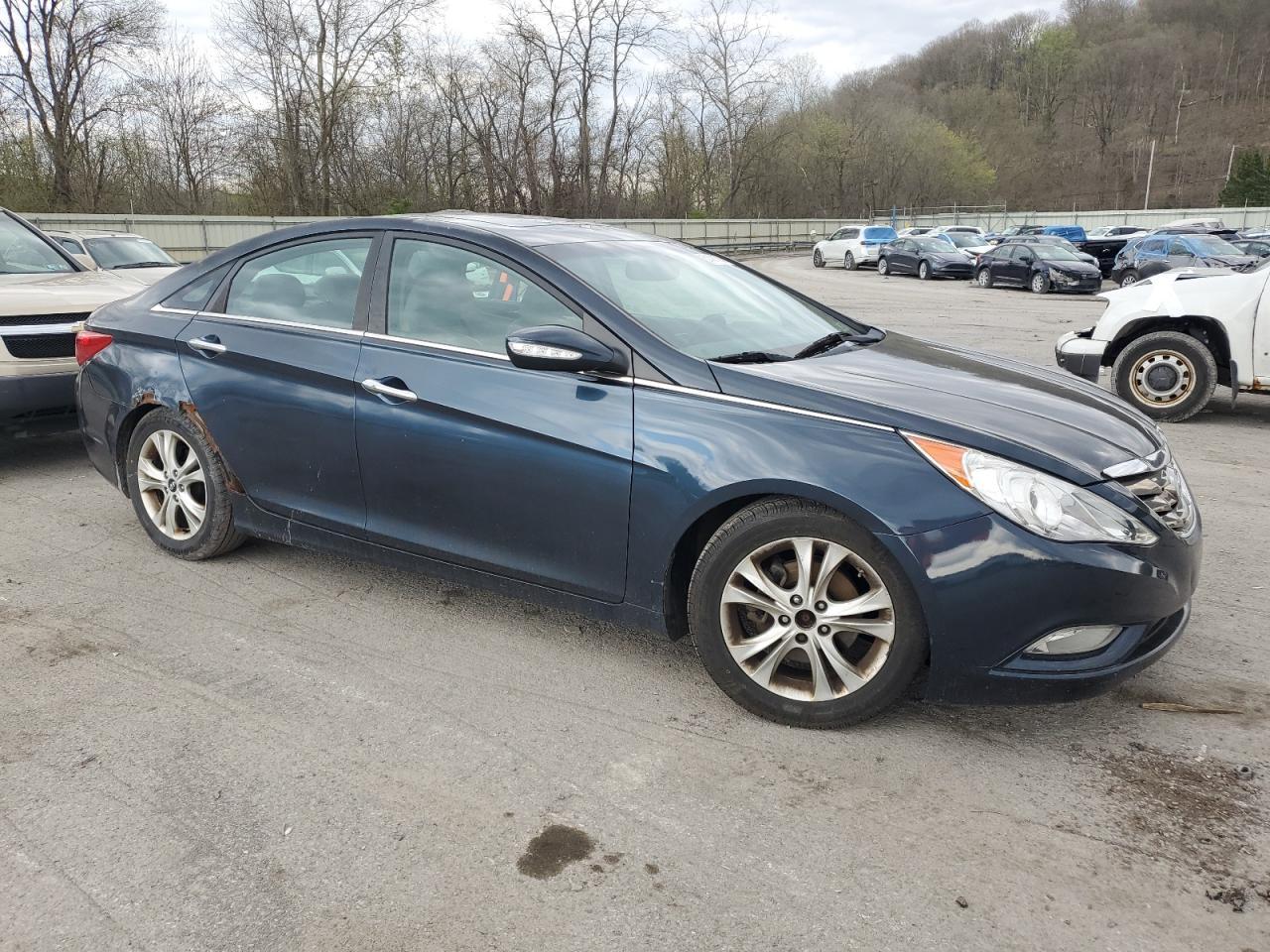 2011 HYUNDAI SONATA SE - Image 4