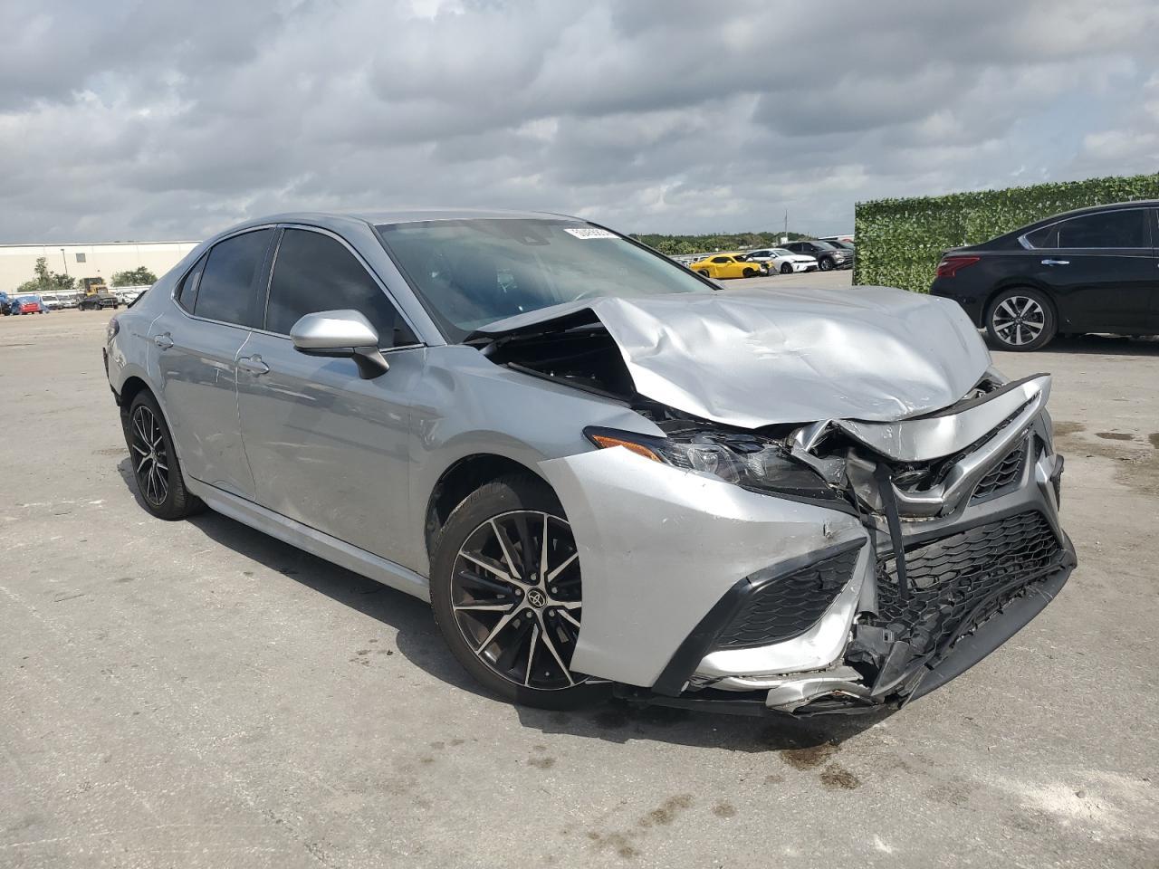 2021 TOYOTA CAMRY SE - Image 4
