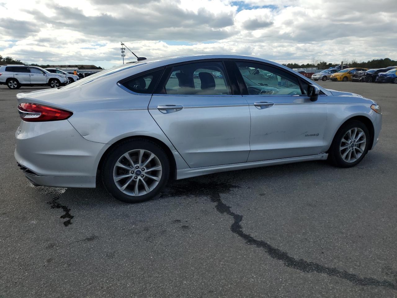 2017 FORD FUSION SE - Фото 3