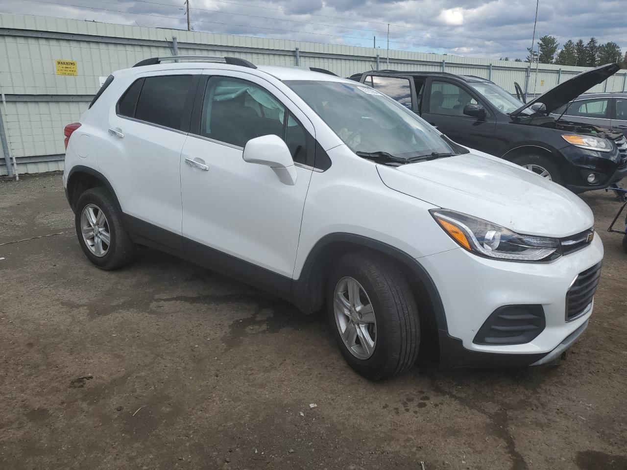 2018 CHEVROLET TRAX 1LT - Image 4