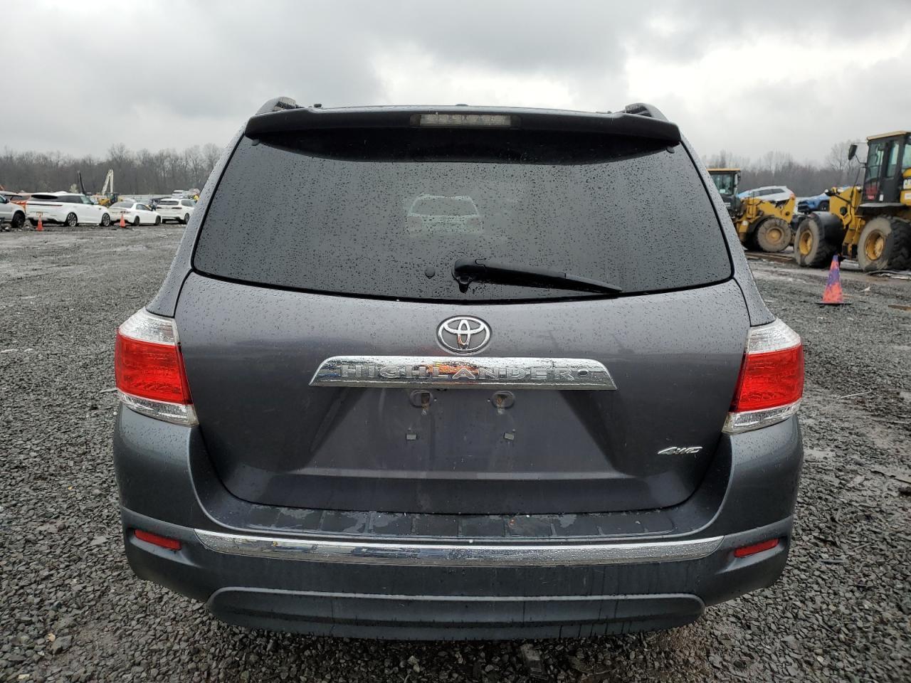 2012 TOYOTA HIGHLANDER - Image 6