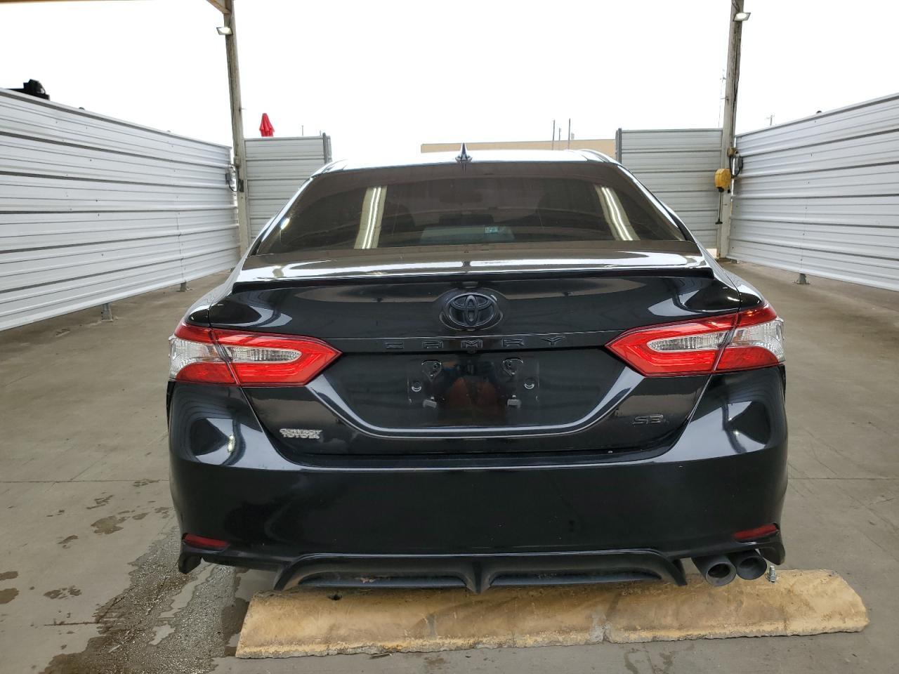 2020 TOYOTA CAMRY SE - Фото 6