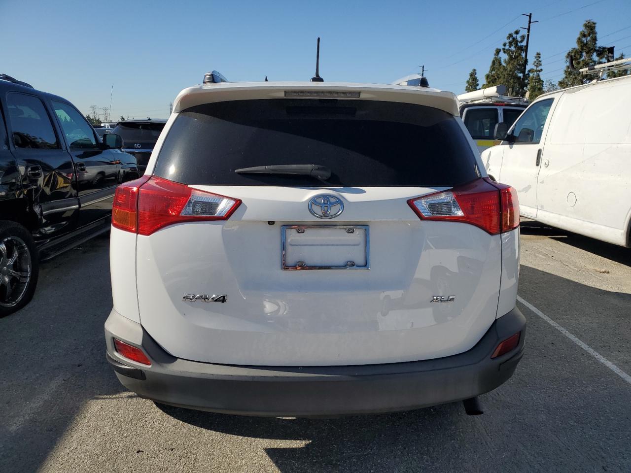 2015 TOYOTA RAV4 XLE - Фото 6