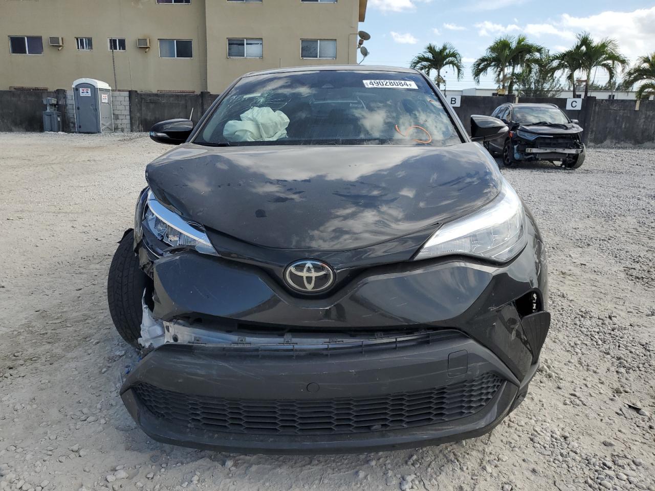 2022 TOYOTA C-HR XLE - Фото 5