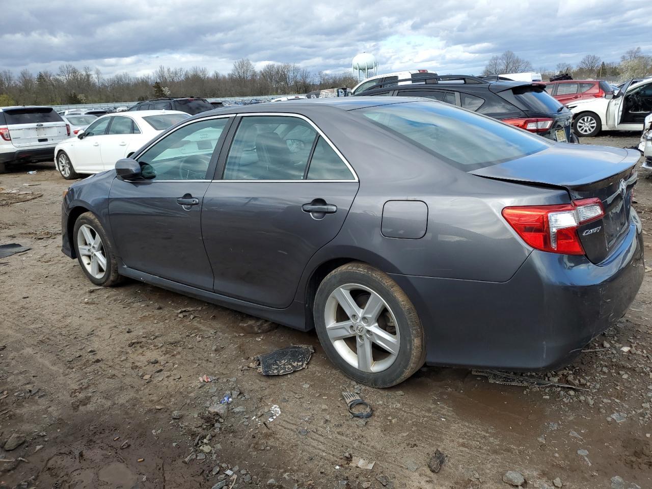 2014 TOYOTA CAMRY L - Image 2