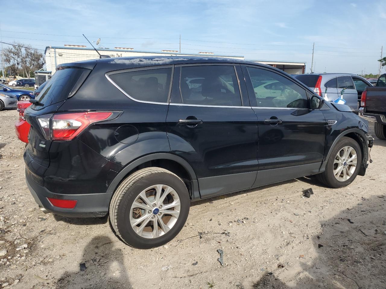 2017 FORD ESCAPE SE - Фото 3
