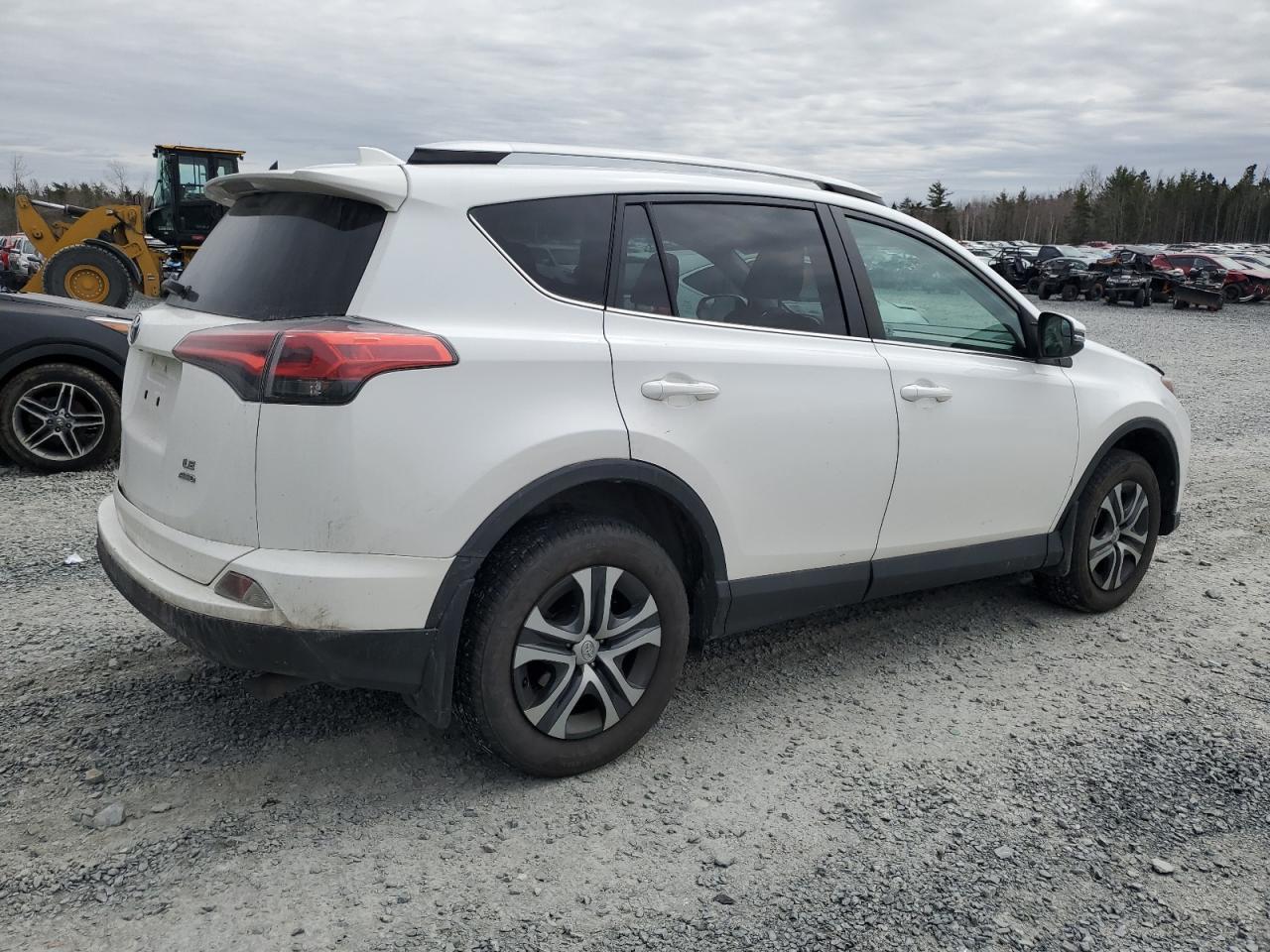 2016 TOYOTA RAV4 LE - Фото 3