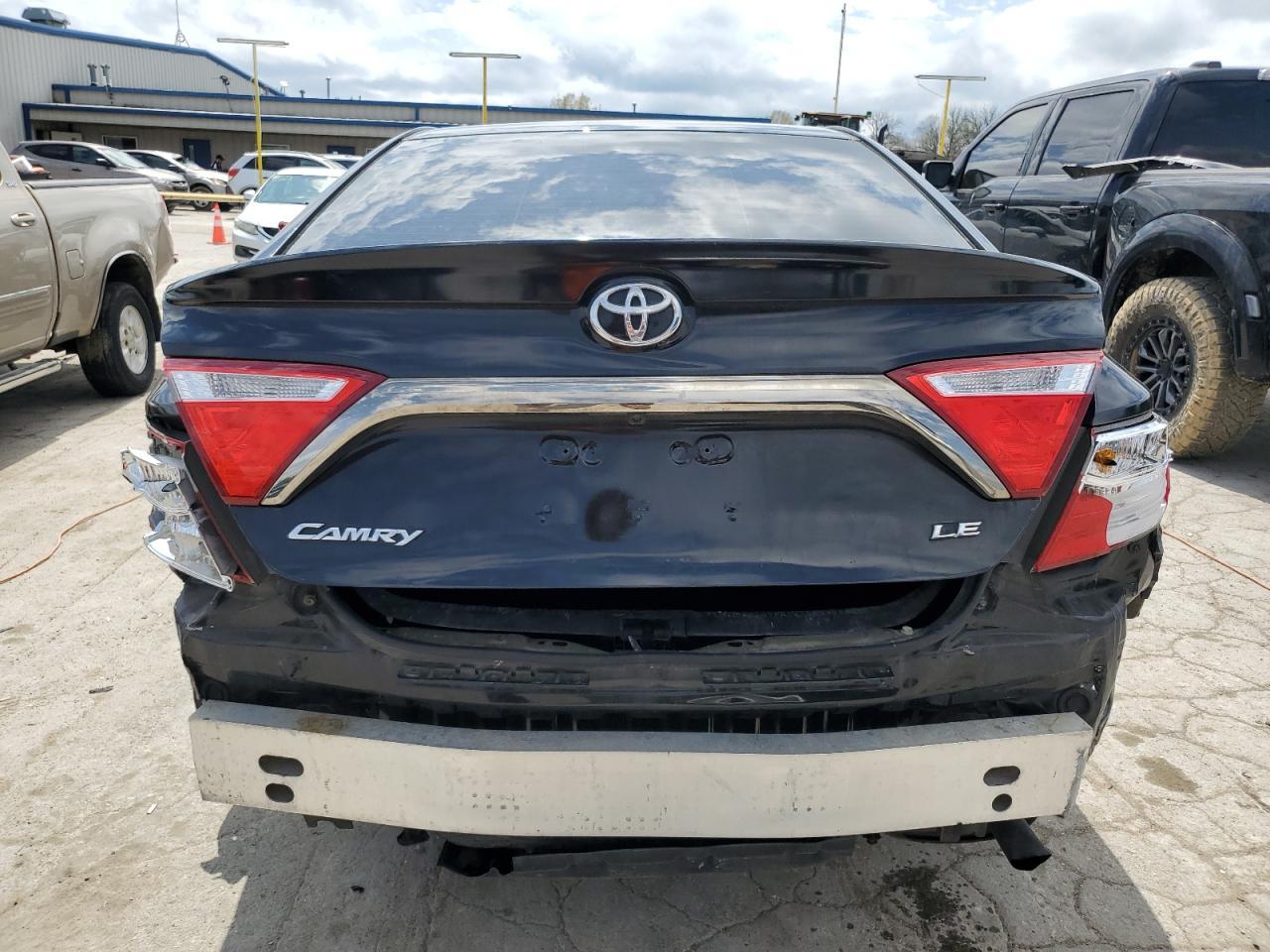 2016 TOYOTA CAMRY LE - Фото 6