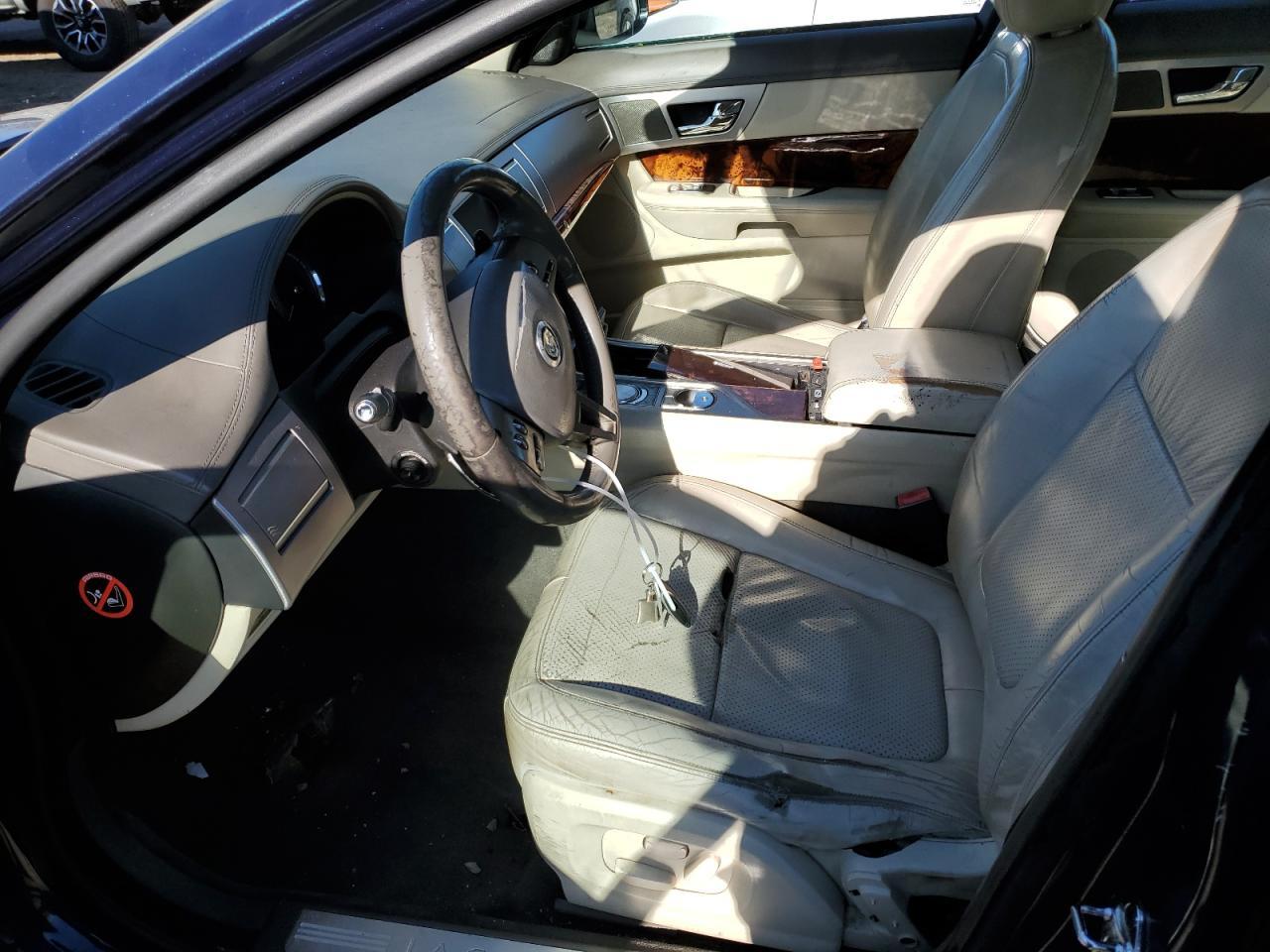 2011 JAGUAR XF PREMIUM - Image 7