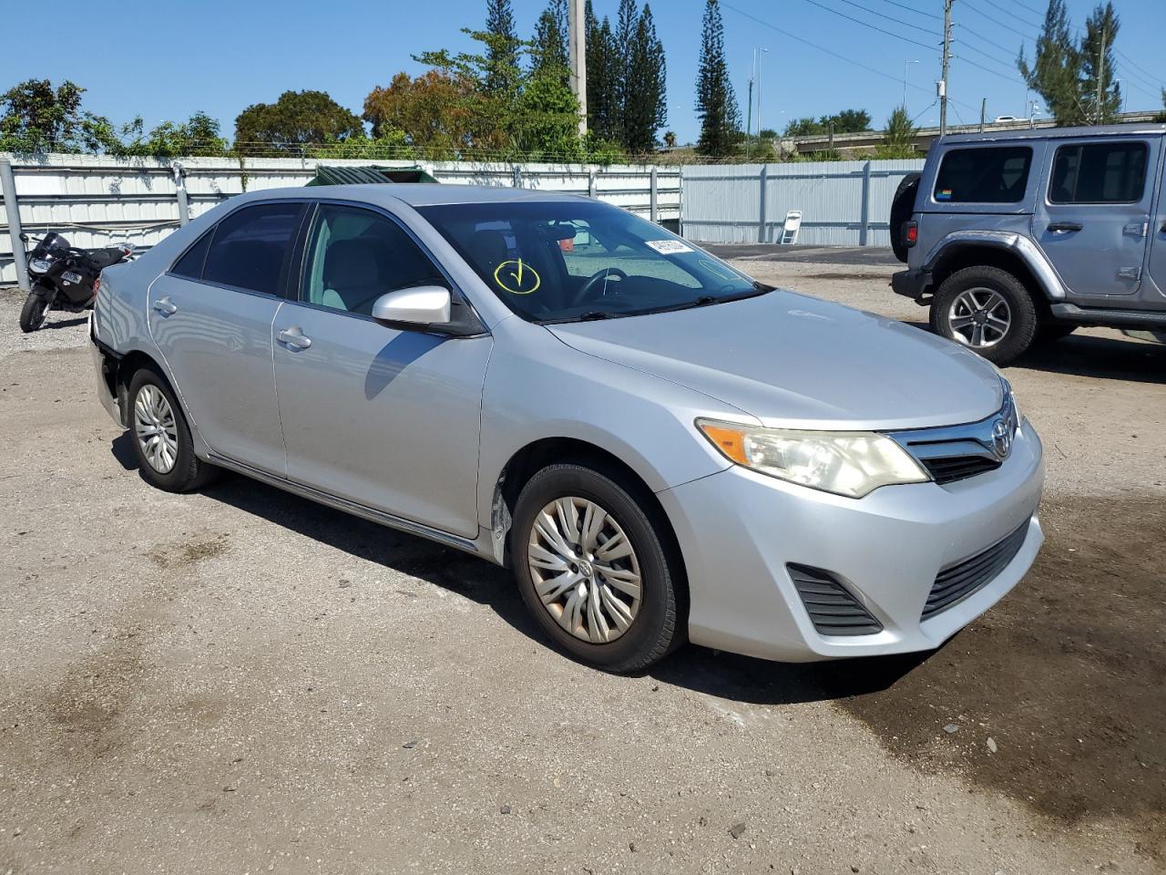 2014 TOYOTA CAMRY L - Image 4