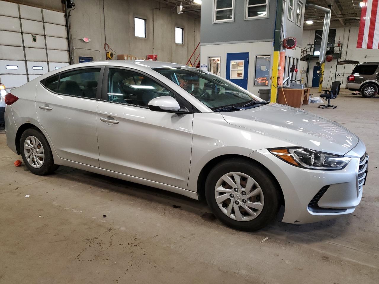 2018 HYUNDAI ELANTRA SE - Фото 4