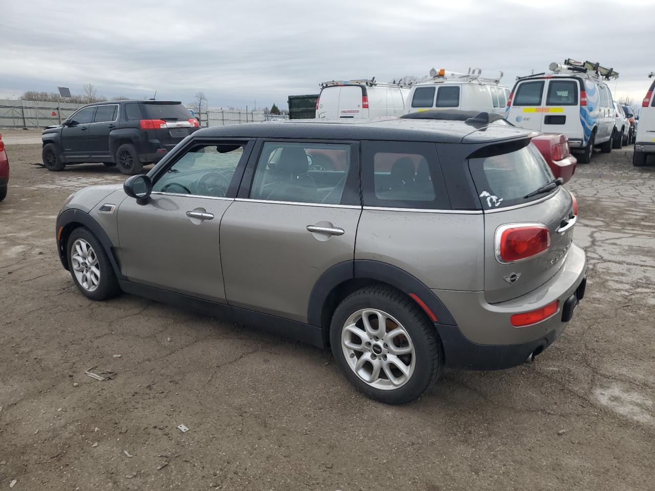 2016 MINI COOPER CLU - Image 2