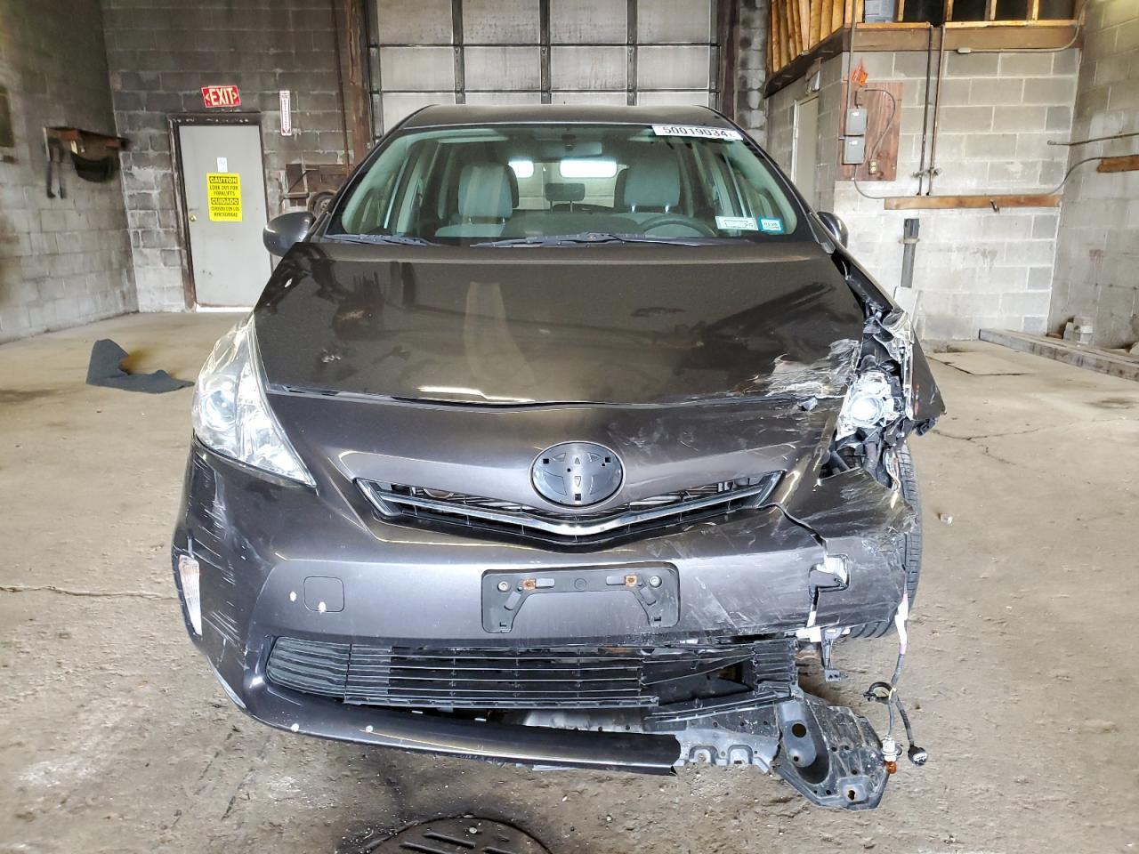 2013 TOYOTA PRIUS V - Image 5