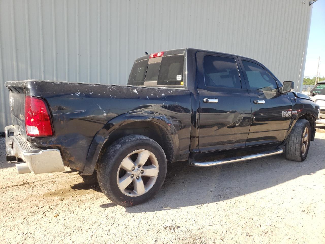 2017 RAM 1500 SLT - Image 3