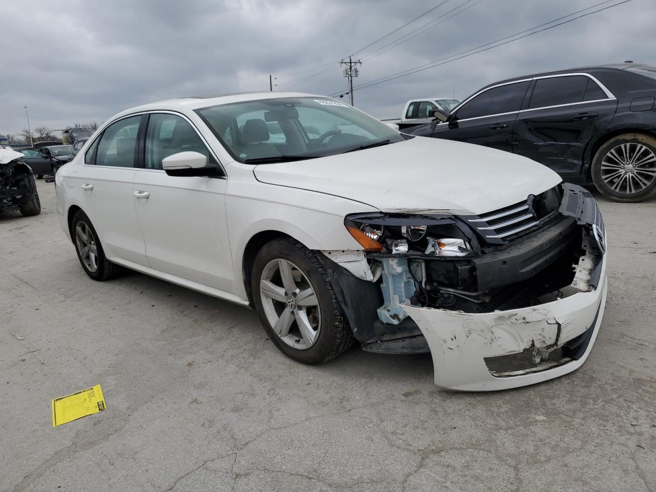 2013 VOLKSWAGEN PASSAT SE - Image 4