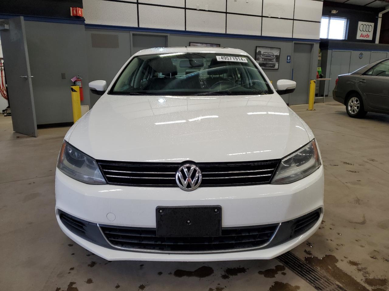 2014 VOLKSWAGEN JETTA SE - Фото 5