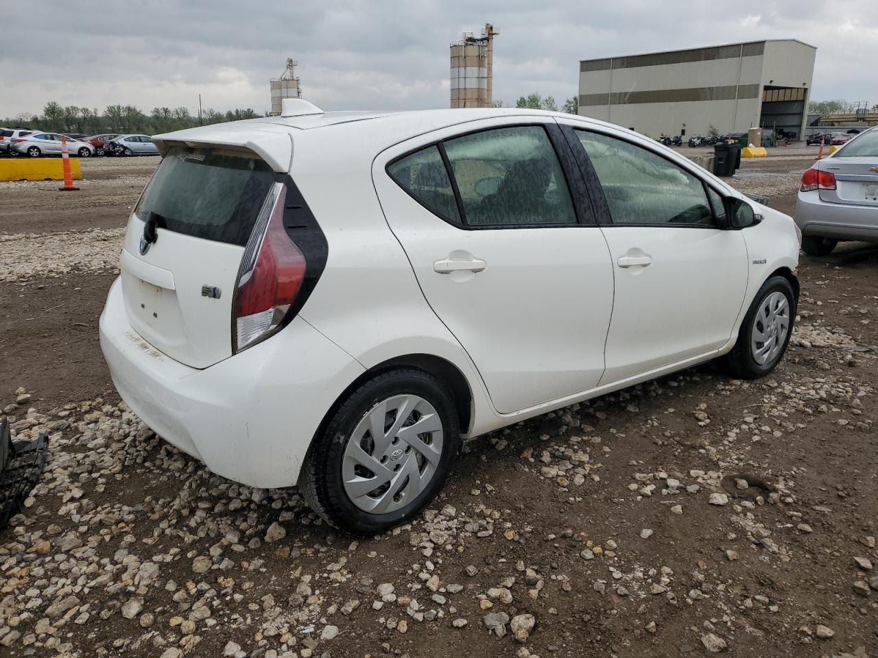 2016 TOYOTA PRIUS C - Image 3