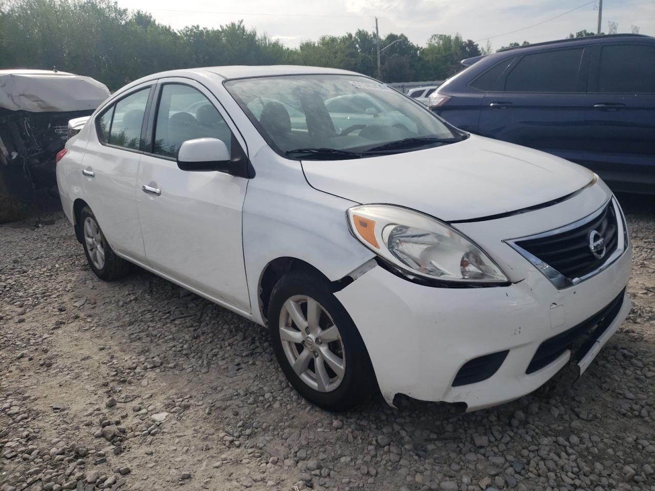 2014 NISSAN VERSA S - Фото 4