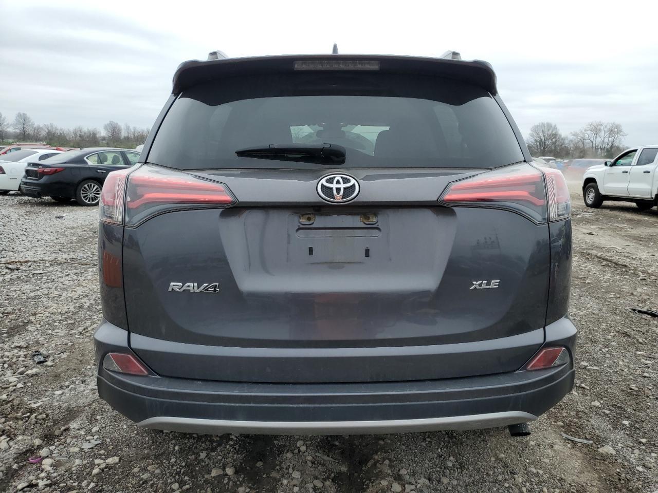 2017 TOYOTA RAV4 XLE - Фото 6