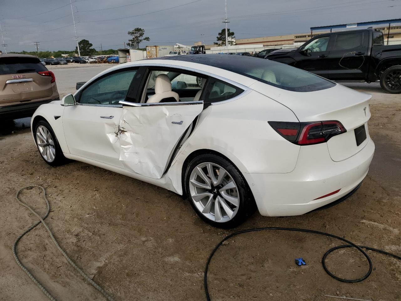 2019 TESLA MODEL 3 - Image 2