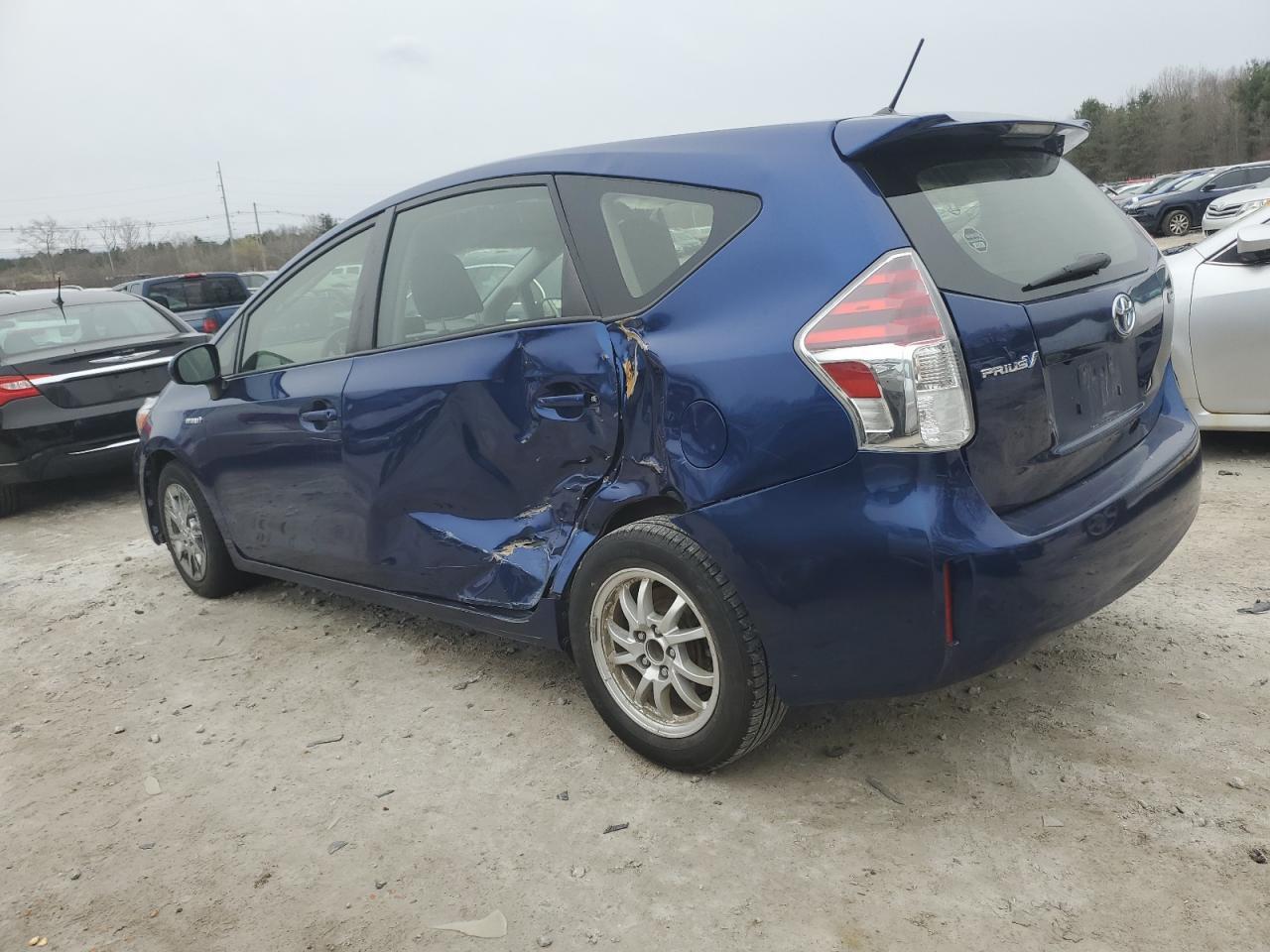 2016 TOYOTA PRIUS V - Фото 2