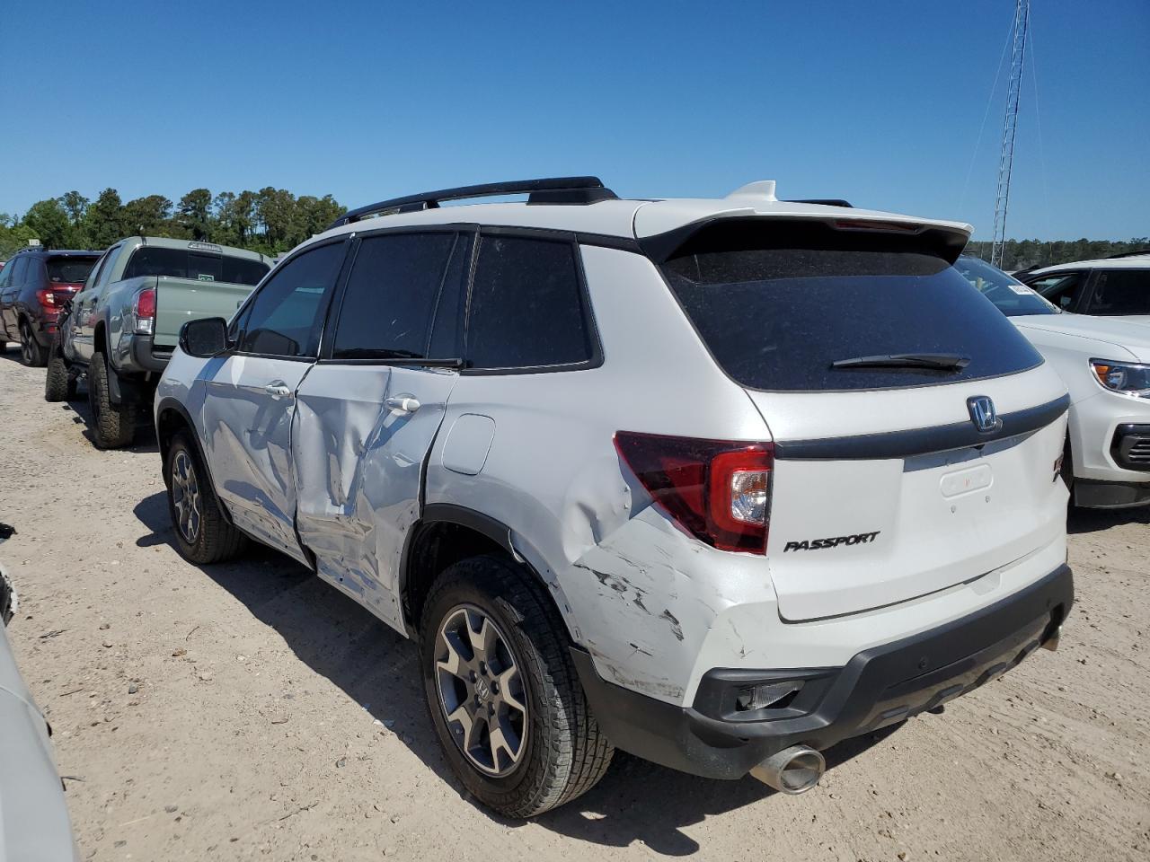 2023 HONDA PASSPORT T - Image 2