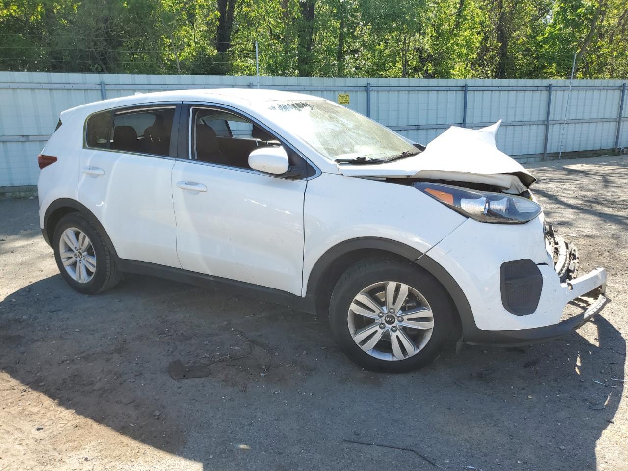 2017 KIA SPORTAGE L - Image 4